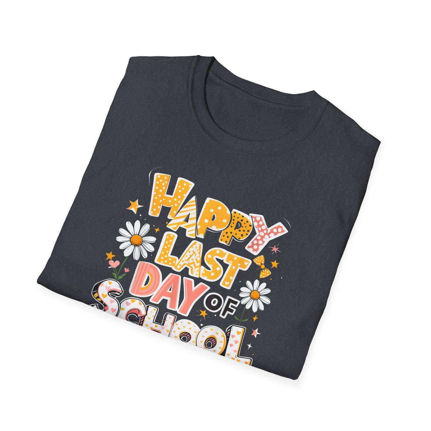 Happy Last Day of School T-Shirt — Cute Retro Daisy End-of-Year Tee
