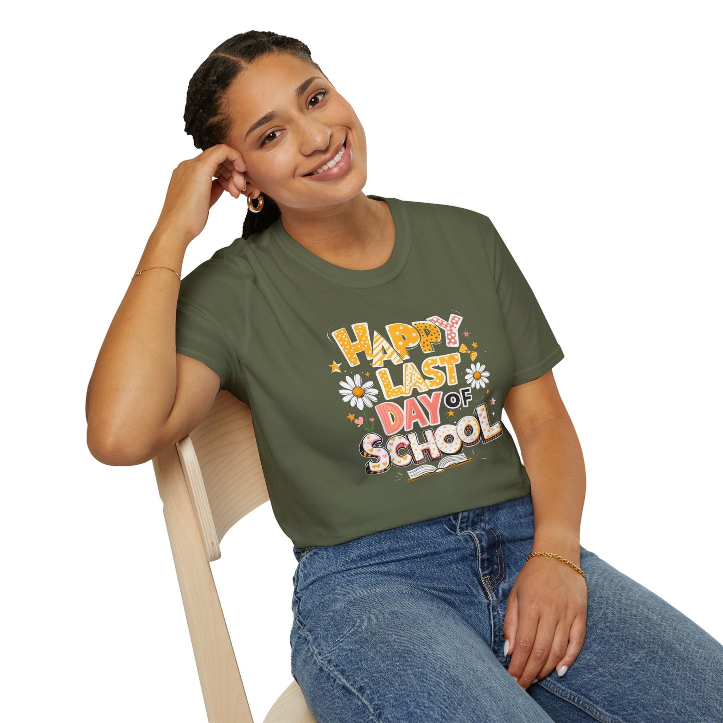 Happy Last Day of School T-Shirt — Cute Retro Daisy End-of-Year Tee