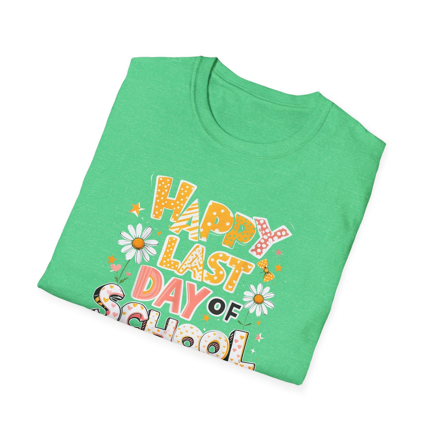 Happy Last Day of School T-Shirt — Cute Retro Daisy End-of-Year Tee
