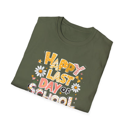 Happy Last Day of School T-Shirt — Cute Retro Daisy End-of-Year Tee