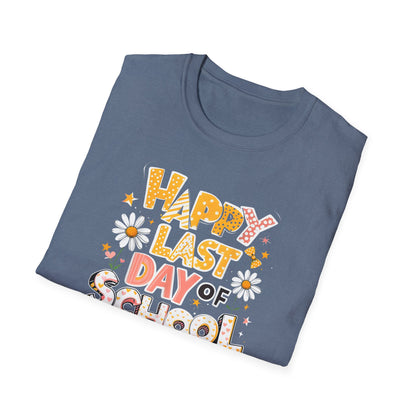 Happy Last Day of School T-Shirt — Cute Retro Daisy End-of-Year Tee